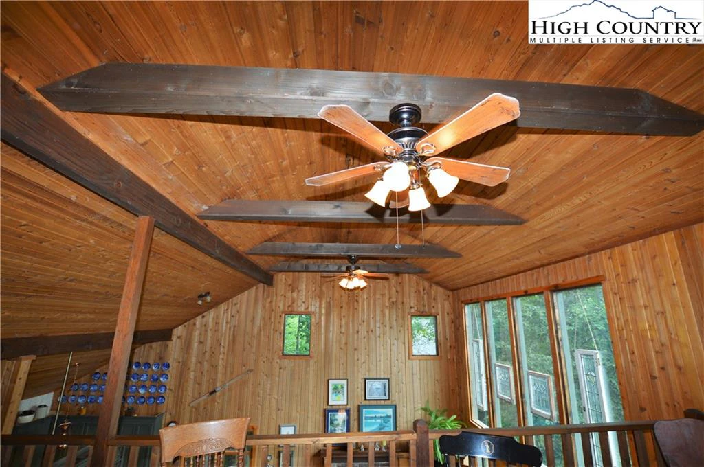 Image number 4 for the current listing