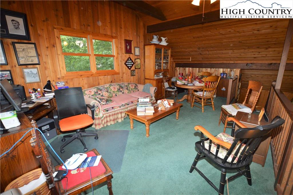 Image number 5 for the current listing