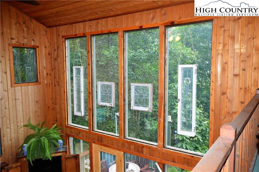 Image number 10 for the current listing