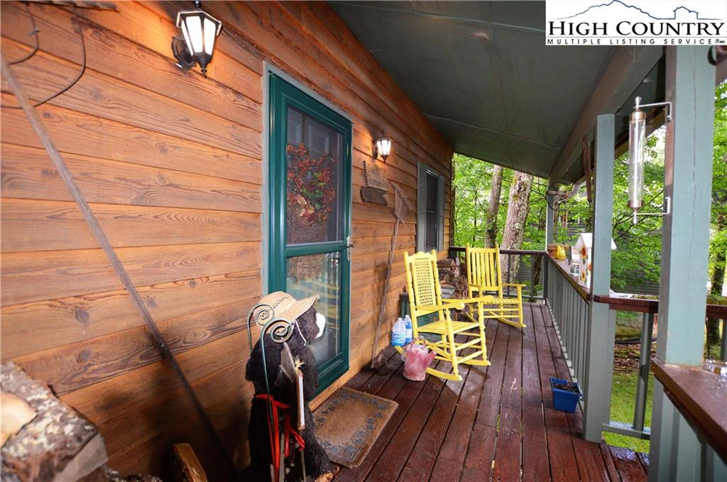 Image number 13 for the current listing