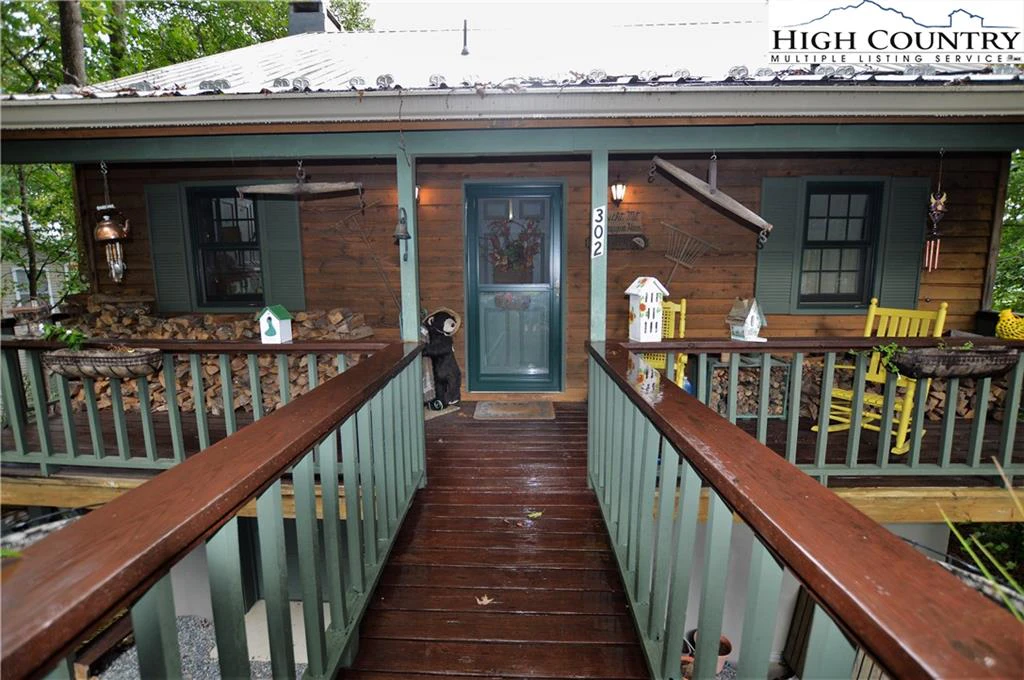 Image number 15 for the current listing