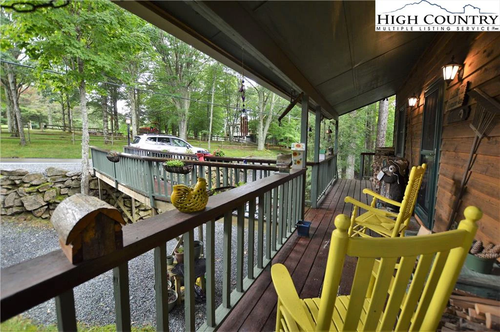 Image number 17 for the current listing