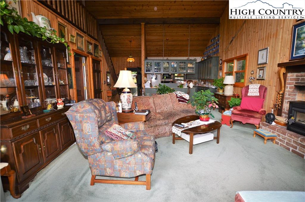 Image number 29 for the current listing