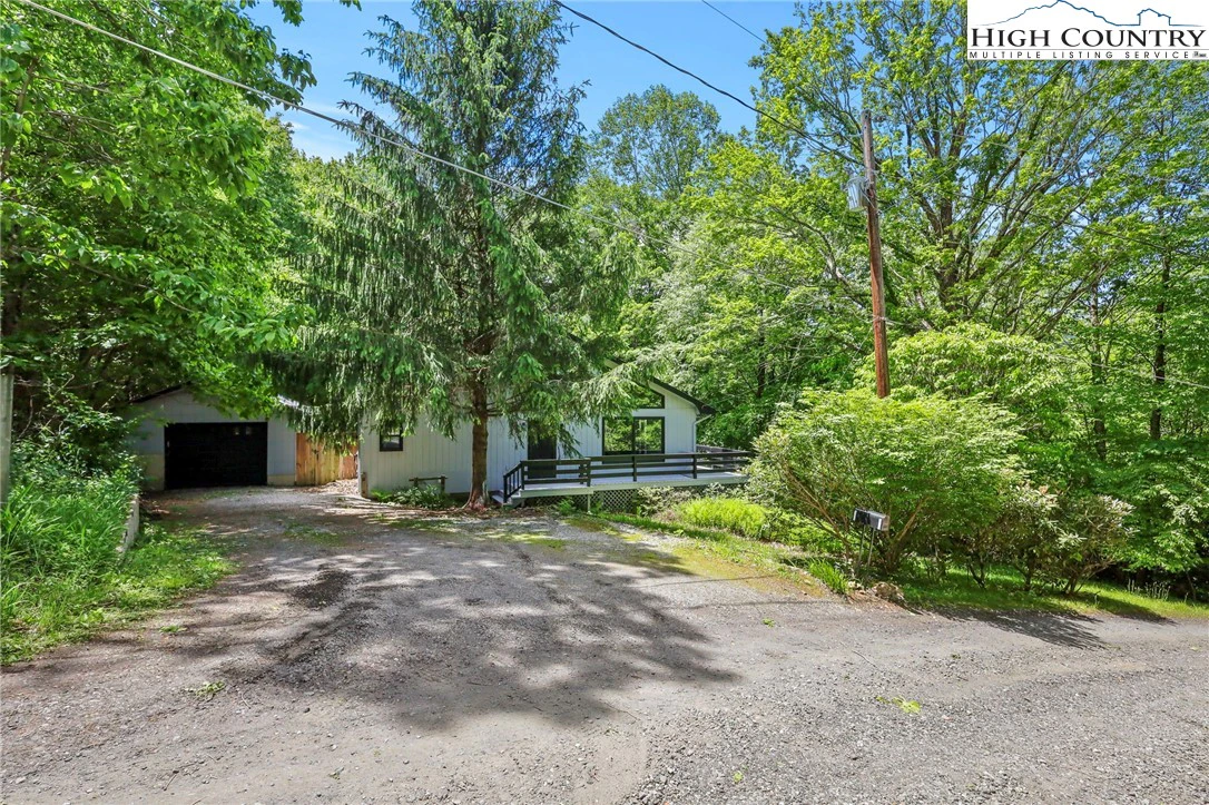 Image number 15 for the current listing