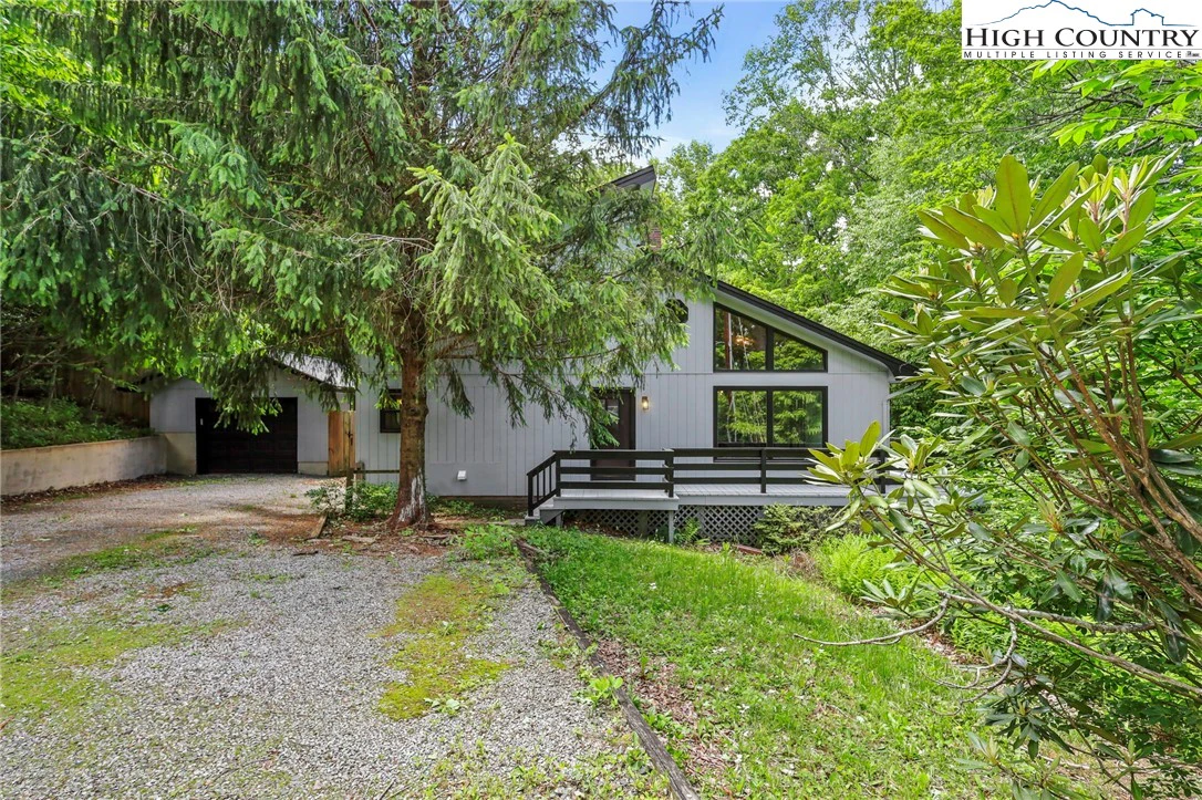 Image number 17 for the current listing