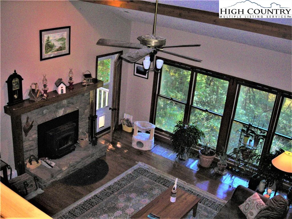 Image number 12 for the current listing