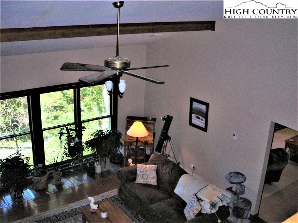 Image number 3 for the current listing