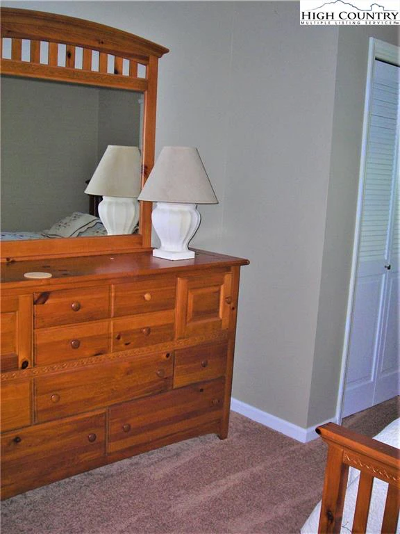 Image number 14 for the current listing