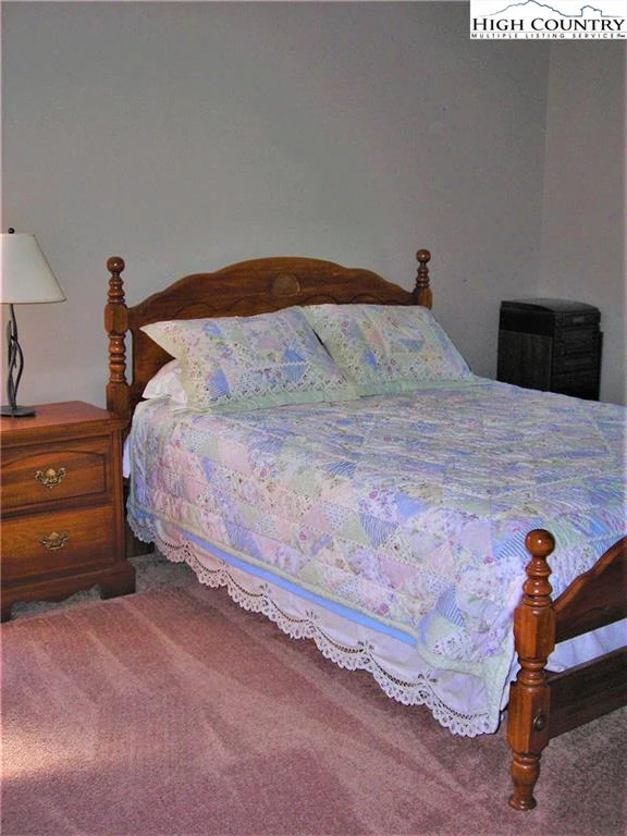 Image number 15 for the current listing