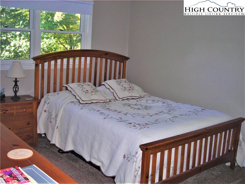 Image number 20 for the current listing