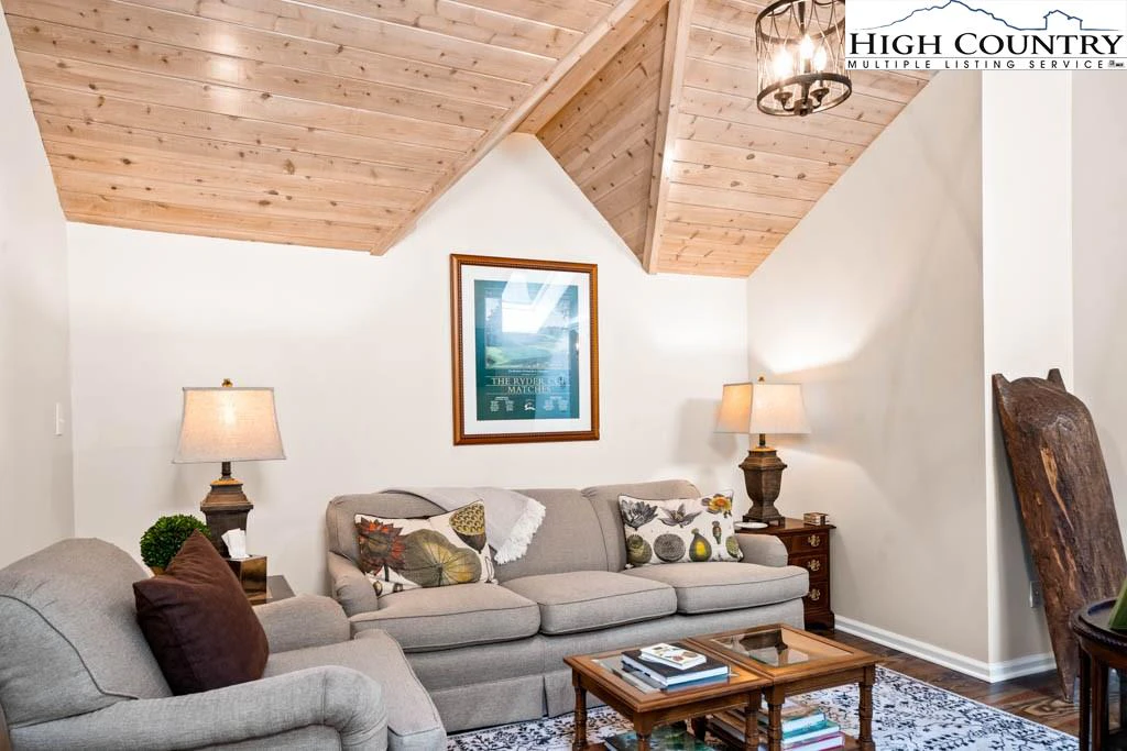 Image number 6 for the current listing