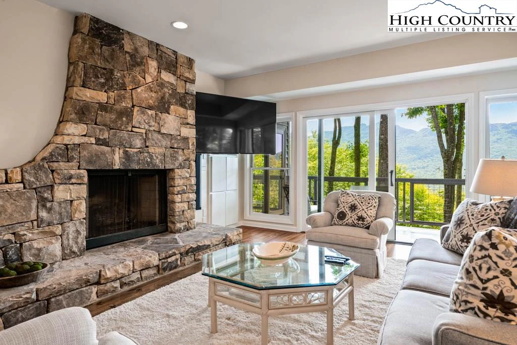 Image number 10 for the current listing