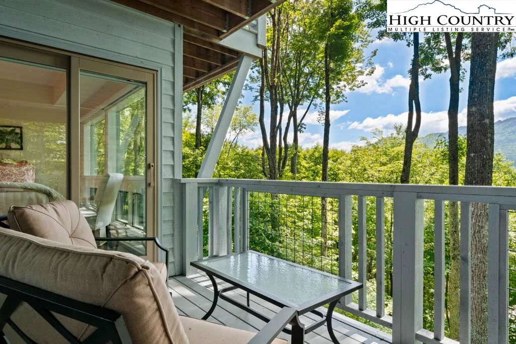 Image number 11 for the current listing