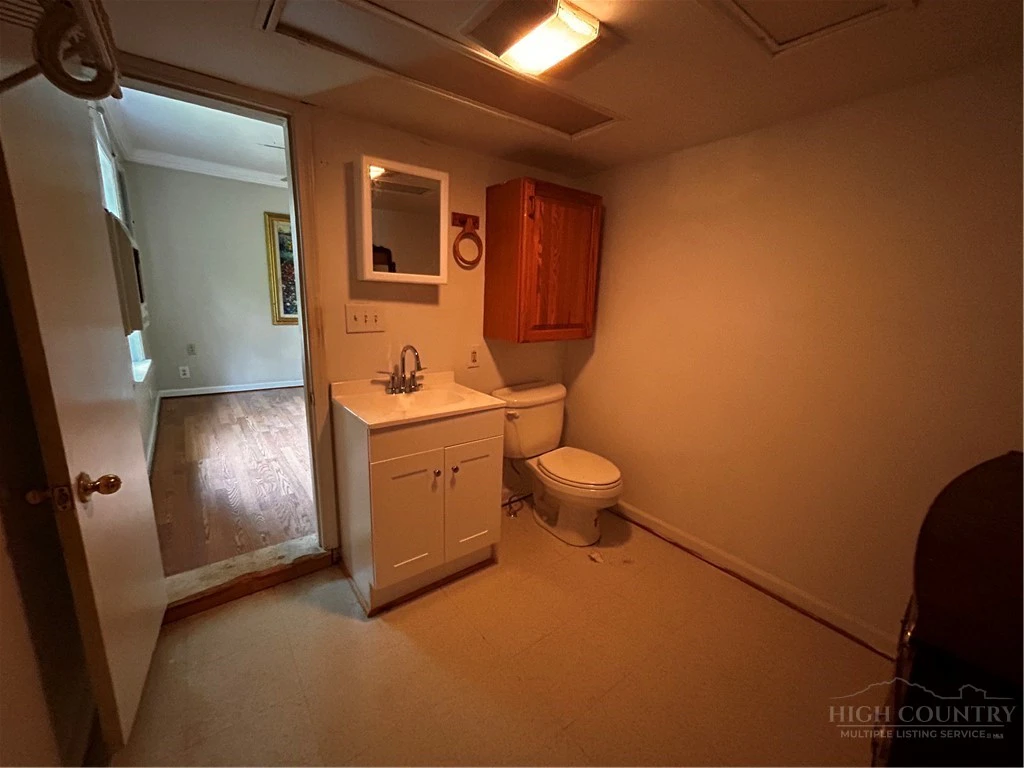 Image number 5 for the current listing