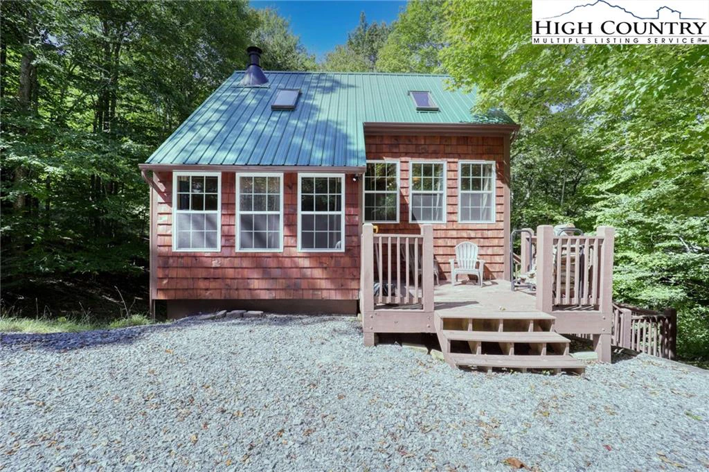 Image number 28 for the current listing