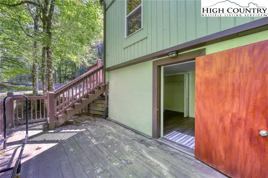 Image number 21 for the current listing