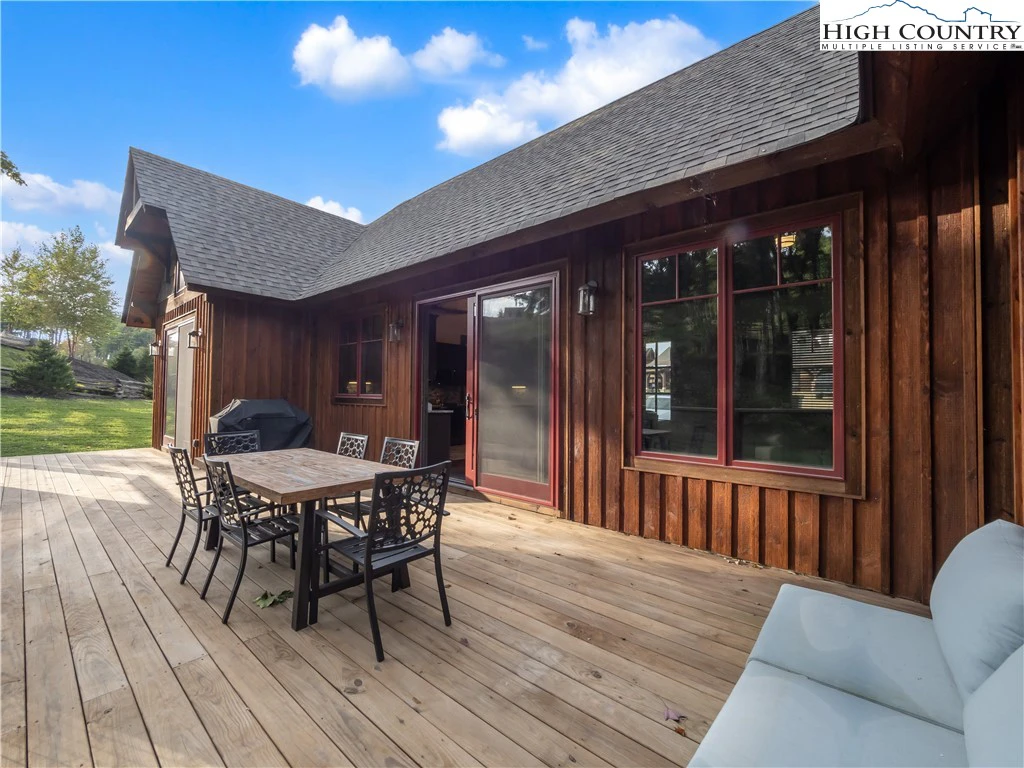 Image number 10 for the current listing