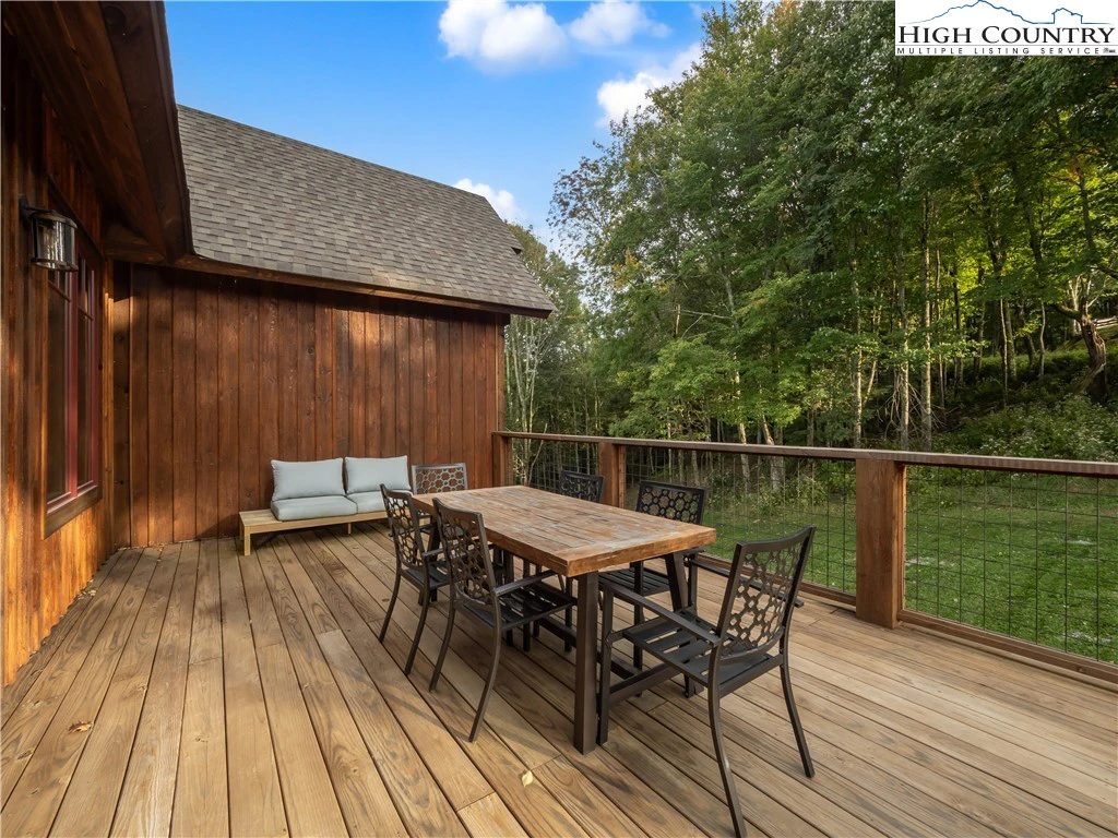 Image number 11 for the current listing