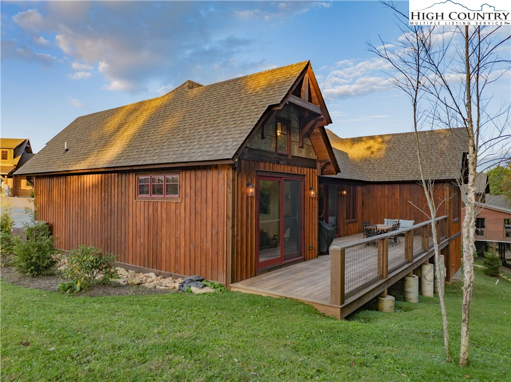 Image number 19 for the current listing