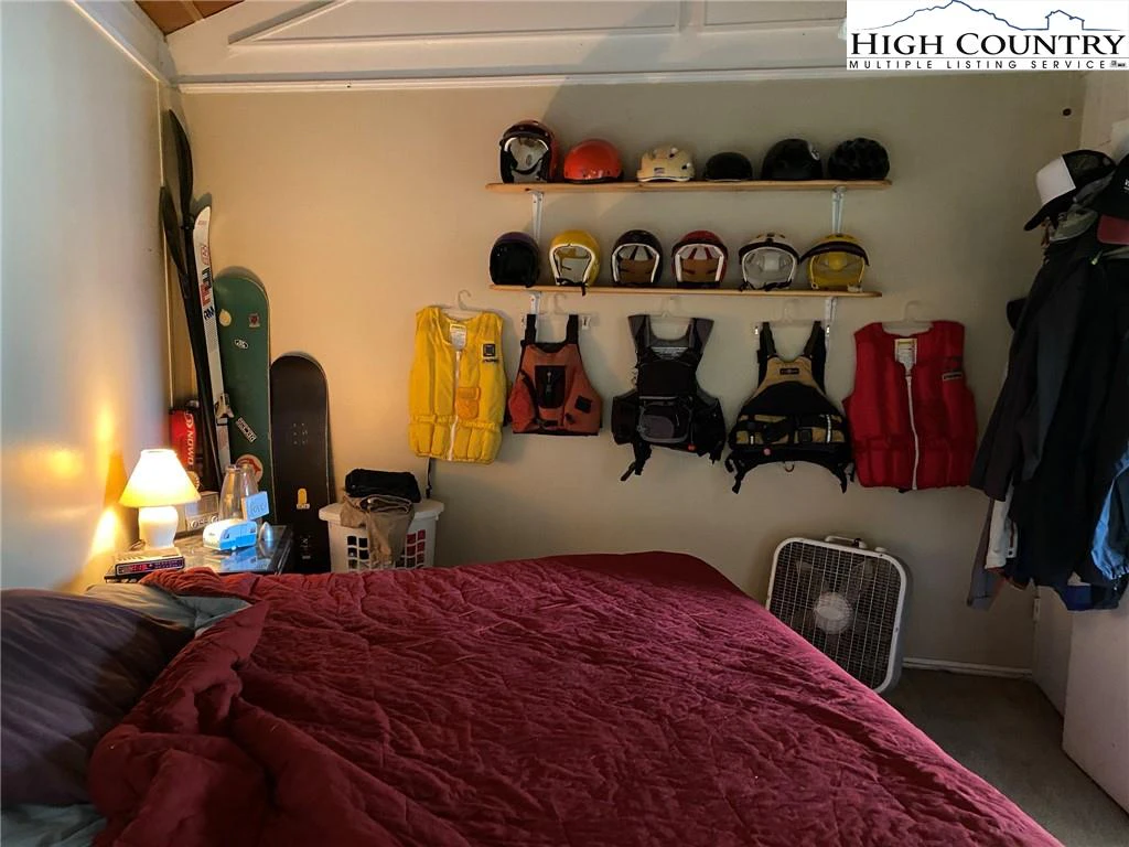 Image number 8 for the current listing