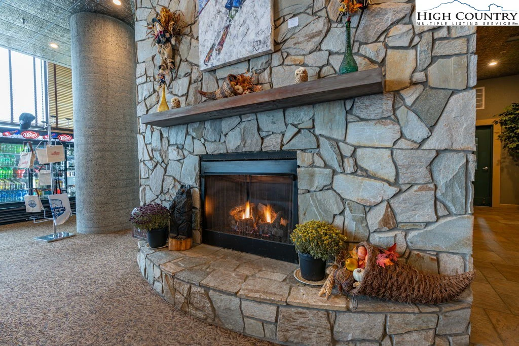 Image number 6 for the current listing