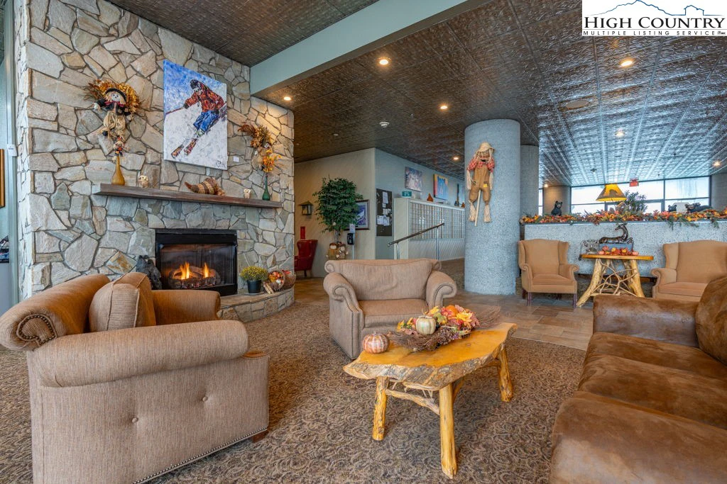 Image number 9 for the current listing