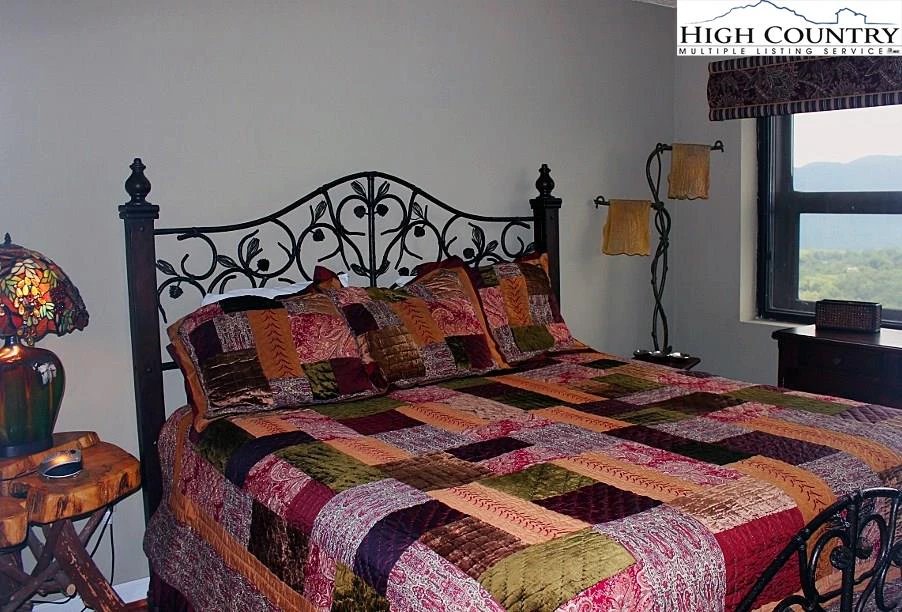 Image number 13 for the current listing