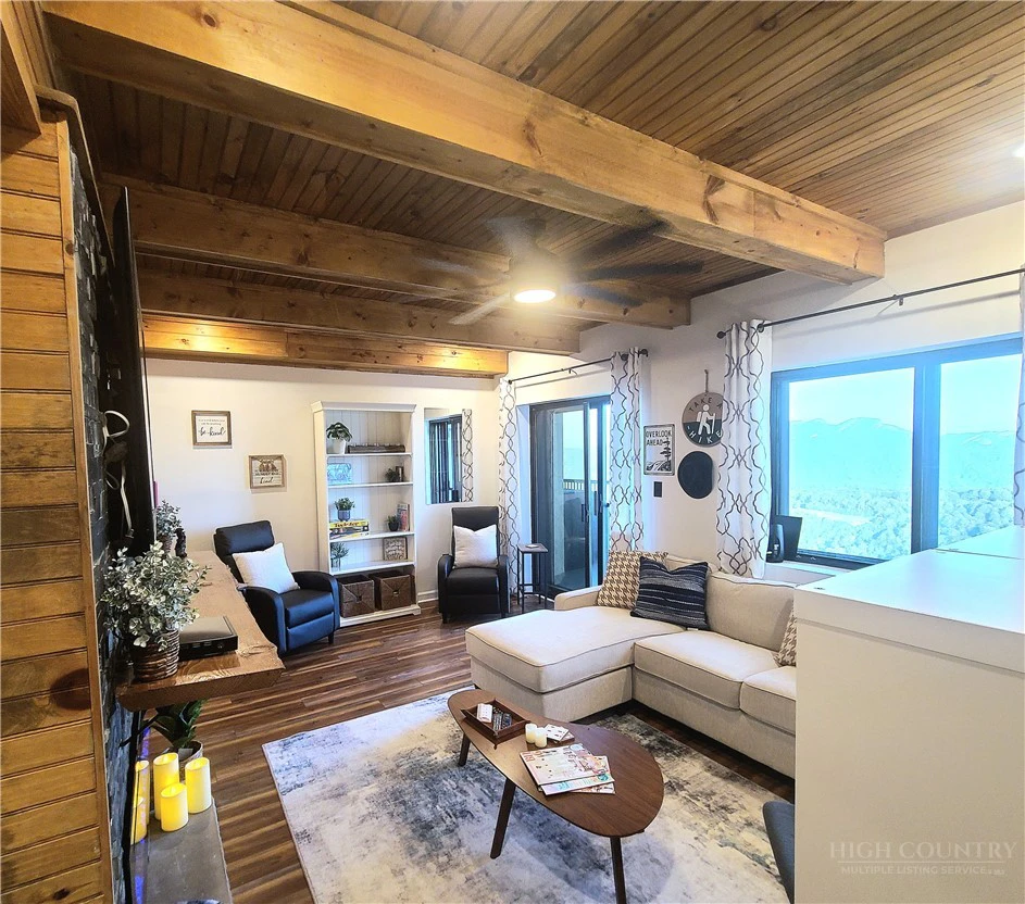 Image number 2 for the current listing