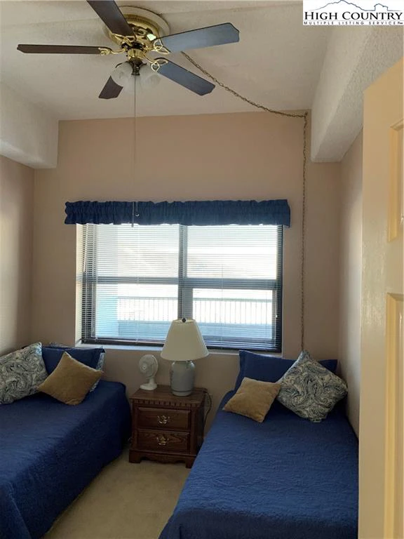 Image number 1 for the current listing