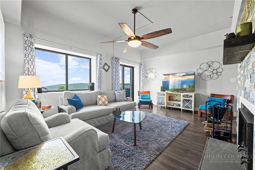 Image number 5 for the current listing