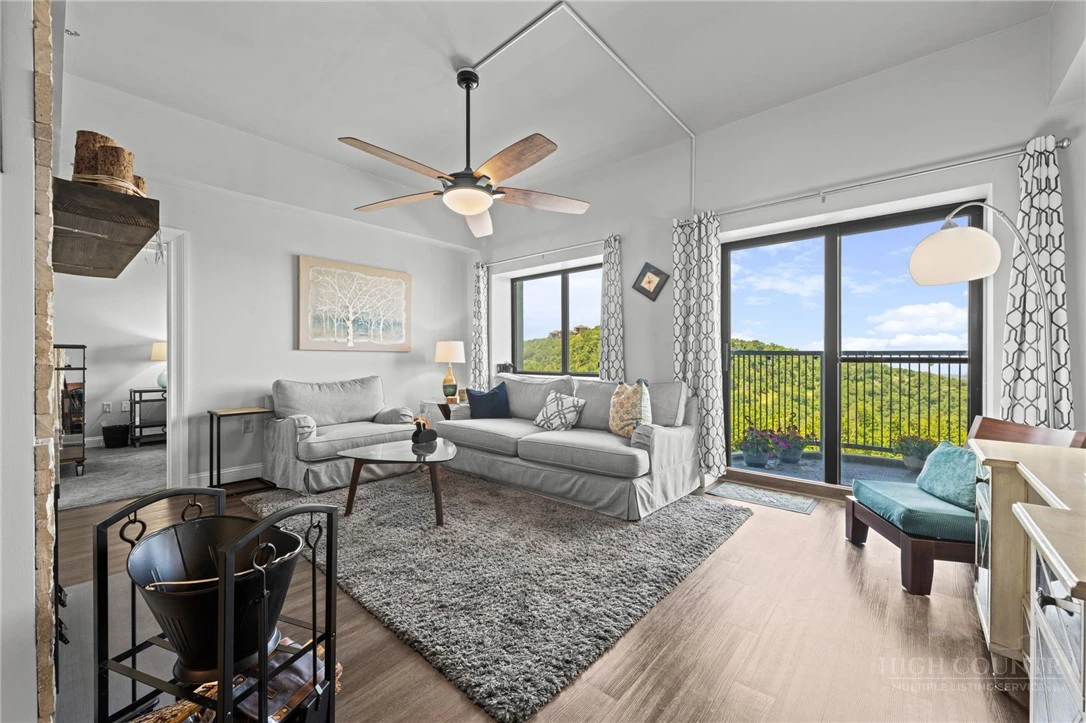 Image number 6 for the current listing