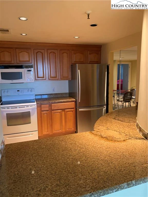 Image number 9 for the current listing