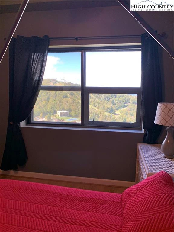 Image number 7 for the current listing