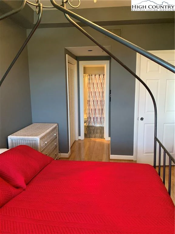 Image number 6 for the current listing