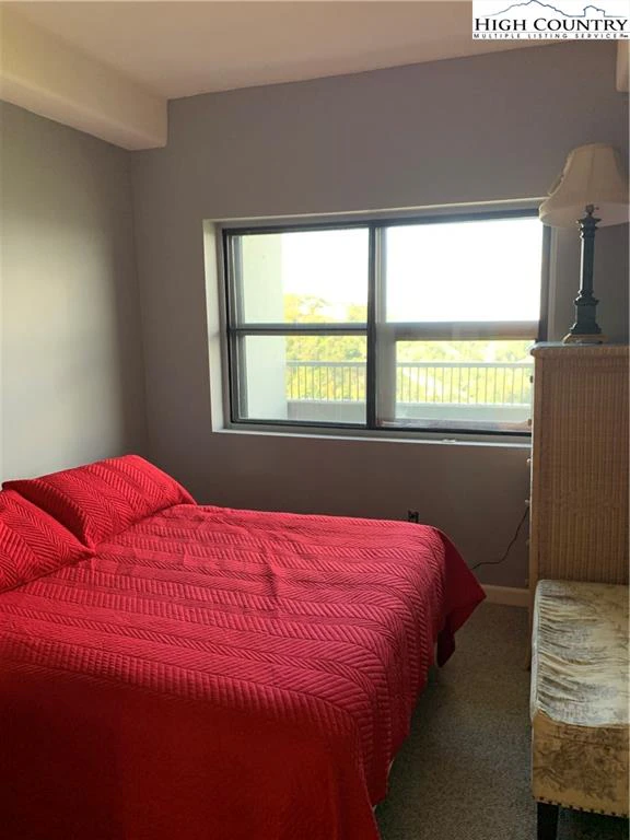 Image number 11 for the current listing