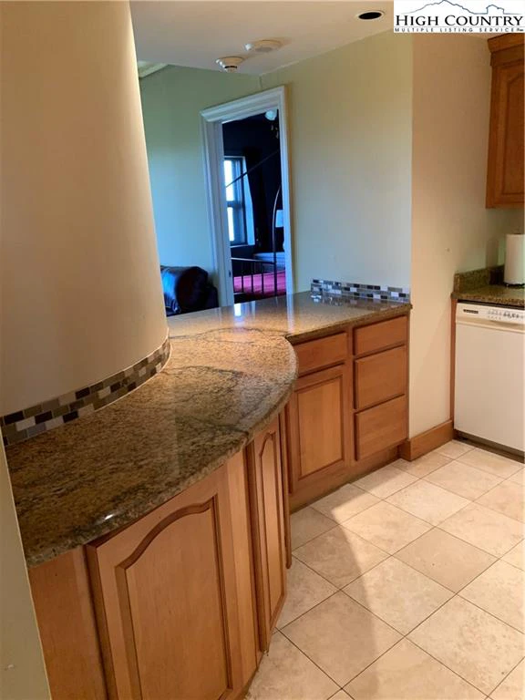 Image number 10 for the current listing