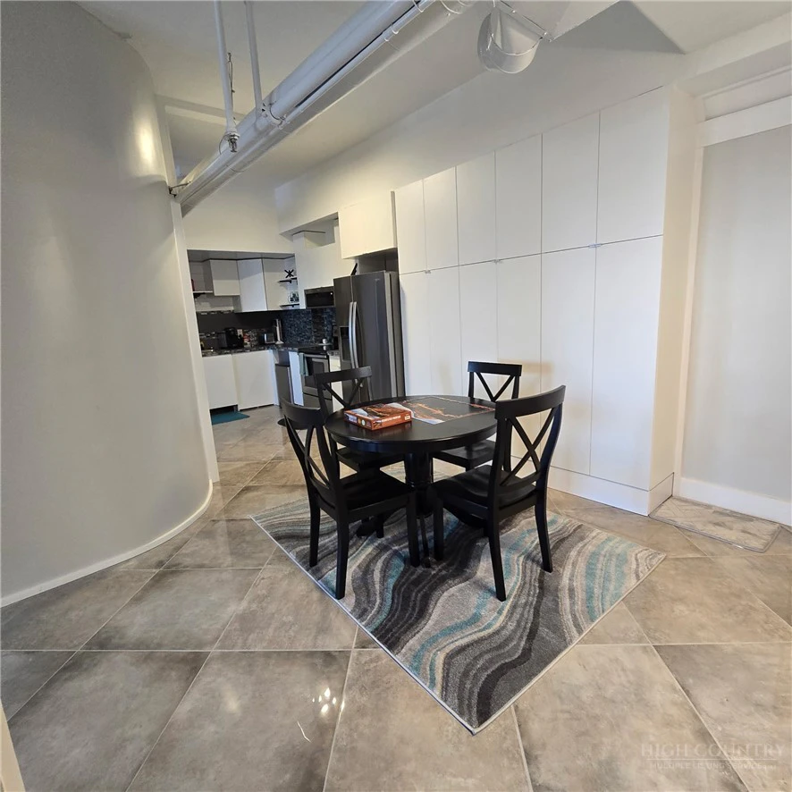Image number 9 for the current listing
