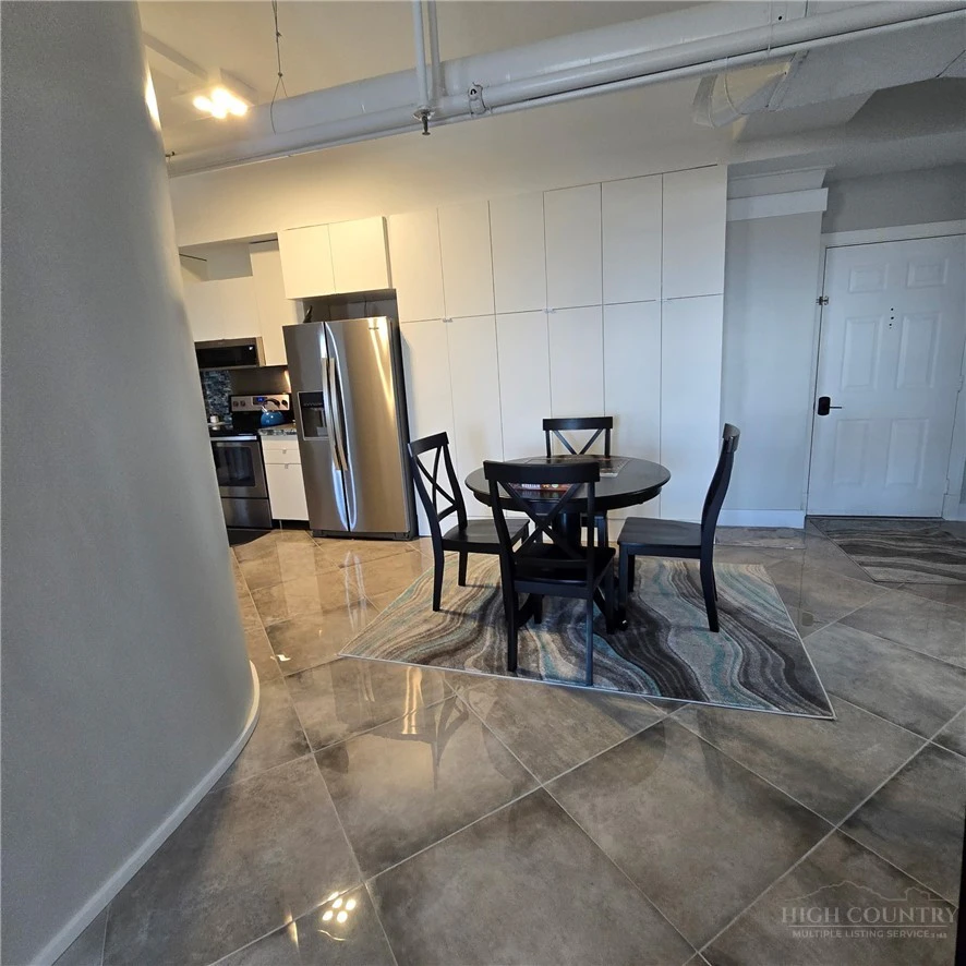 Image number 10 for the current listing