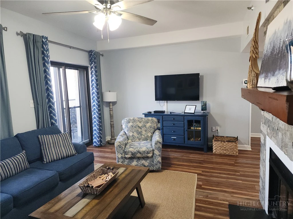 Image number 12 for the current listing