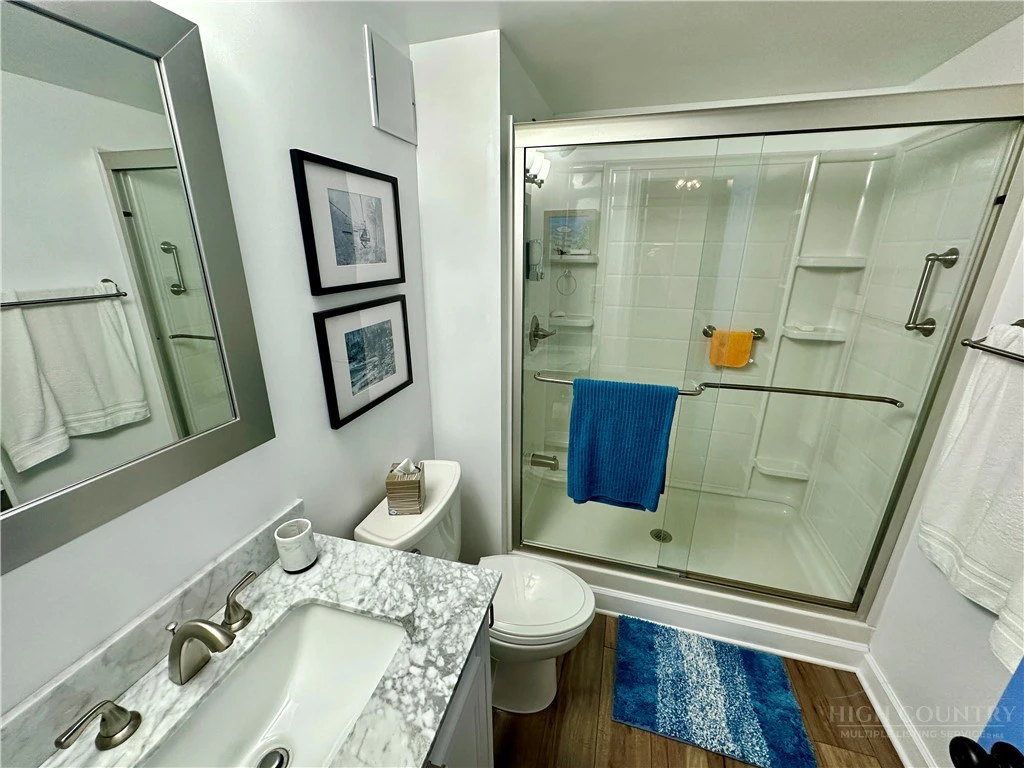 Image number 5 for the current listing