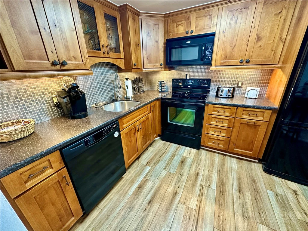 Image number 6 for the current listing
