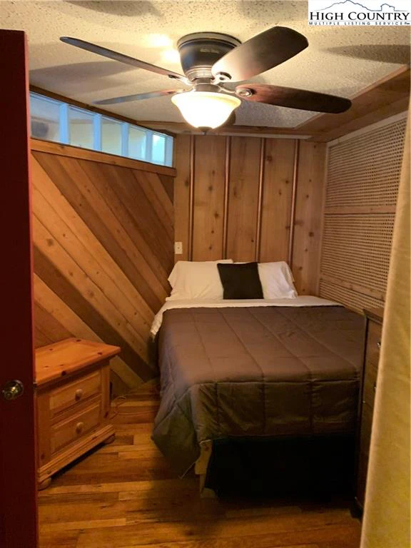Image number 6 for the current listing