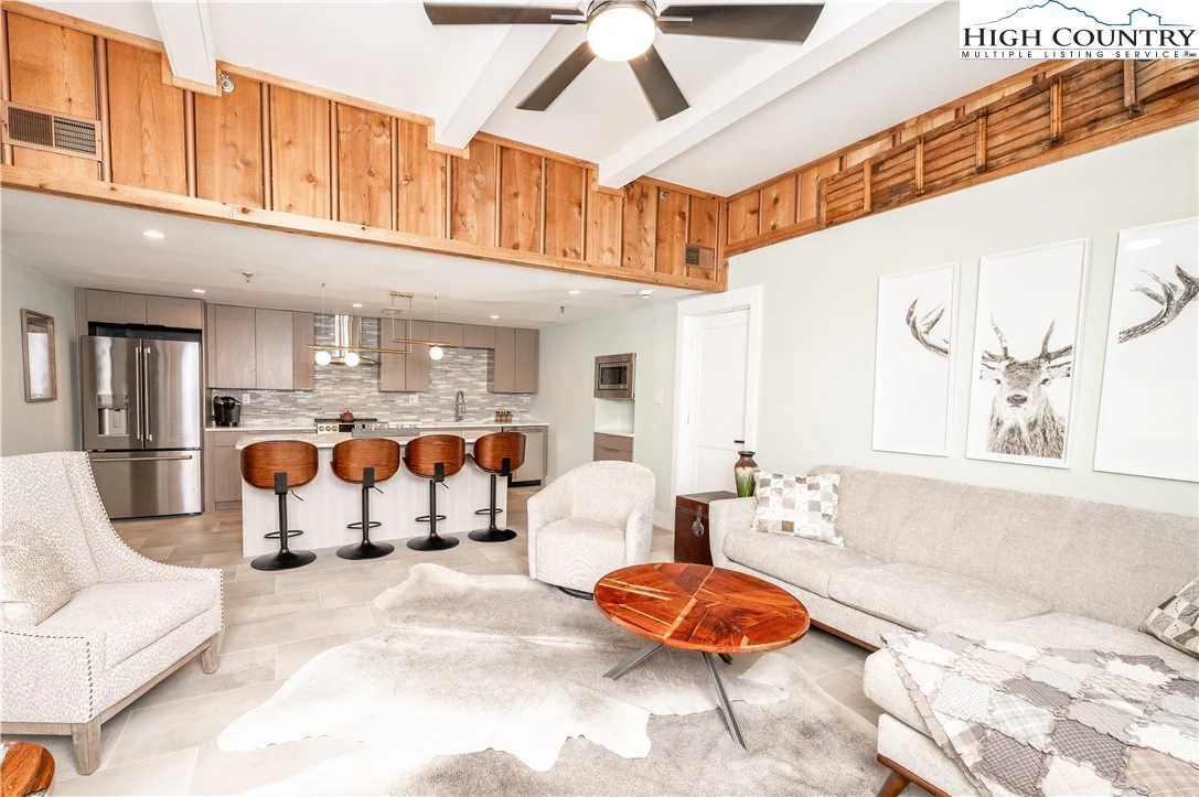 Image number 9 for the current listing