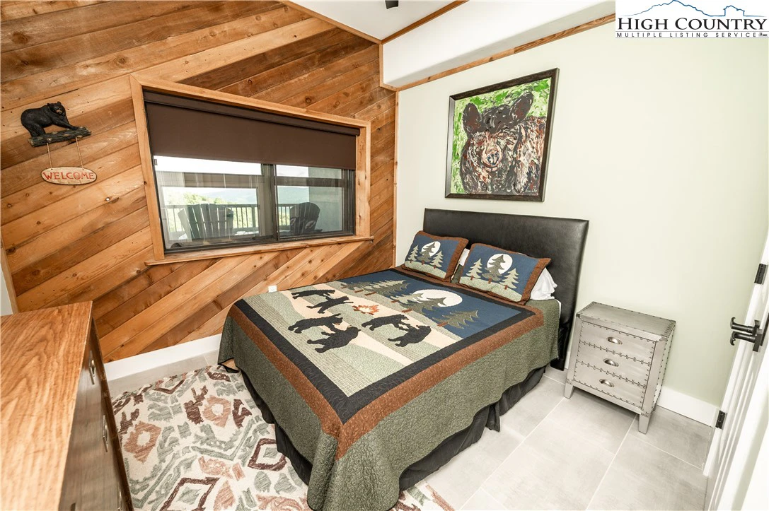 Image number 12 for the current listing