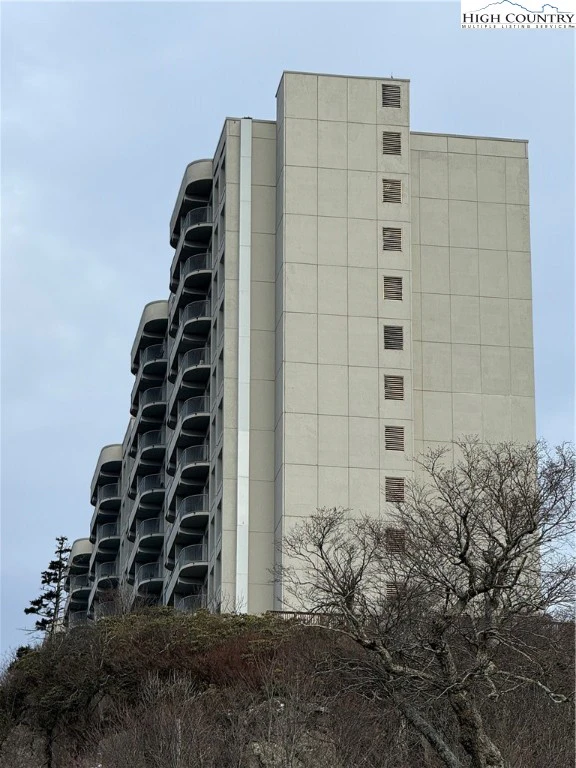 Image number 4 for the current listing