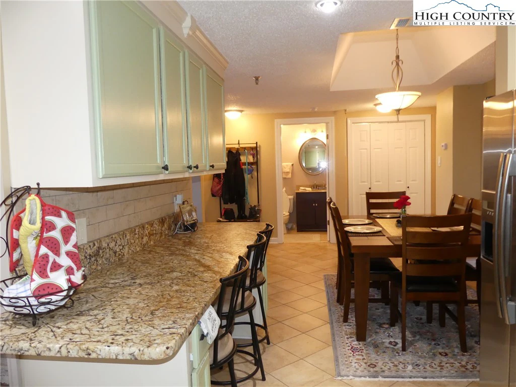 Image number 18 for the current listing
