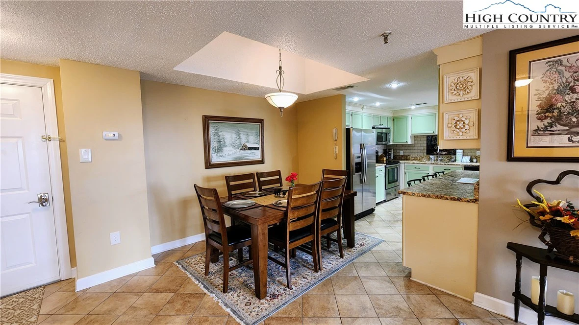 Image number 7 for the current listing