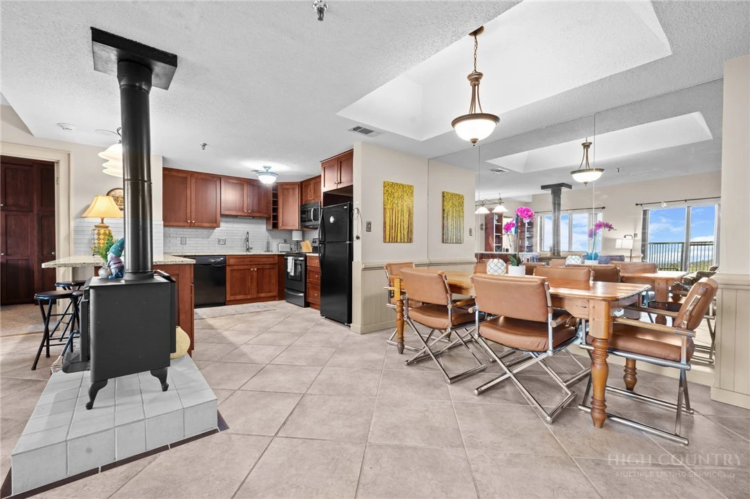 Image number 8 for the current listing