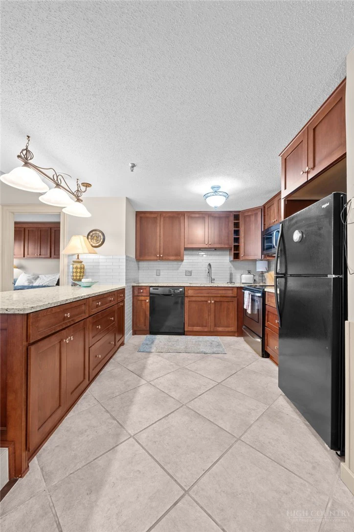 Image number 12 for the current listing