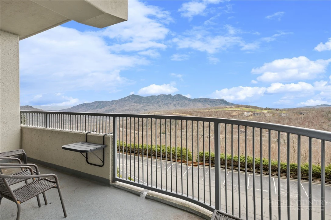 Image number 14 for the current listing